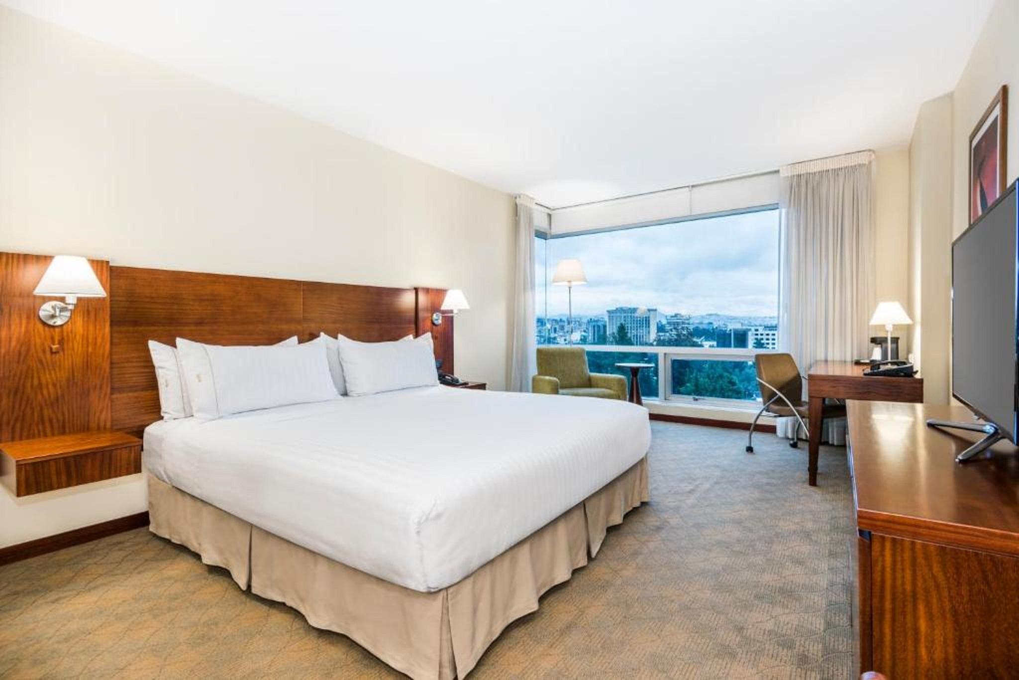 Holiday Inn Express Quito By Ihg מראה חיצוני תמונה