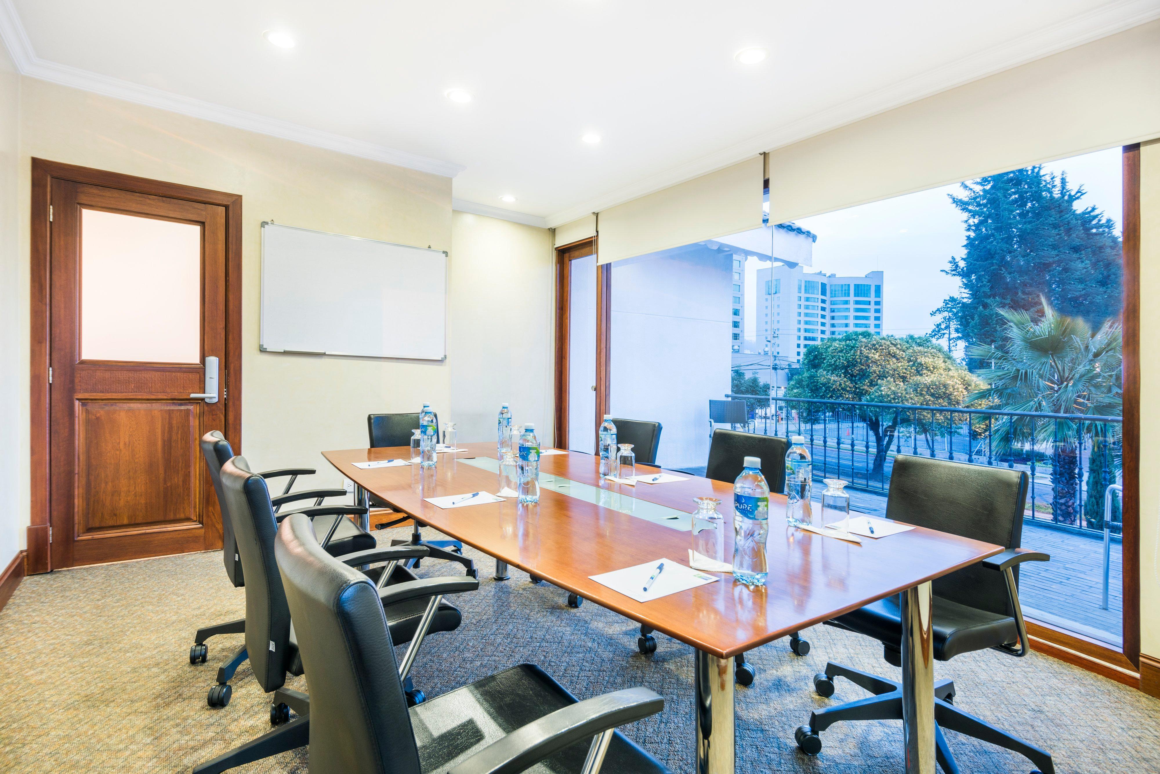 Holiday Inn Express Quito By Ihg מראה חיצוני תמונה