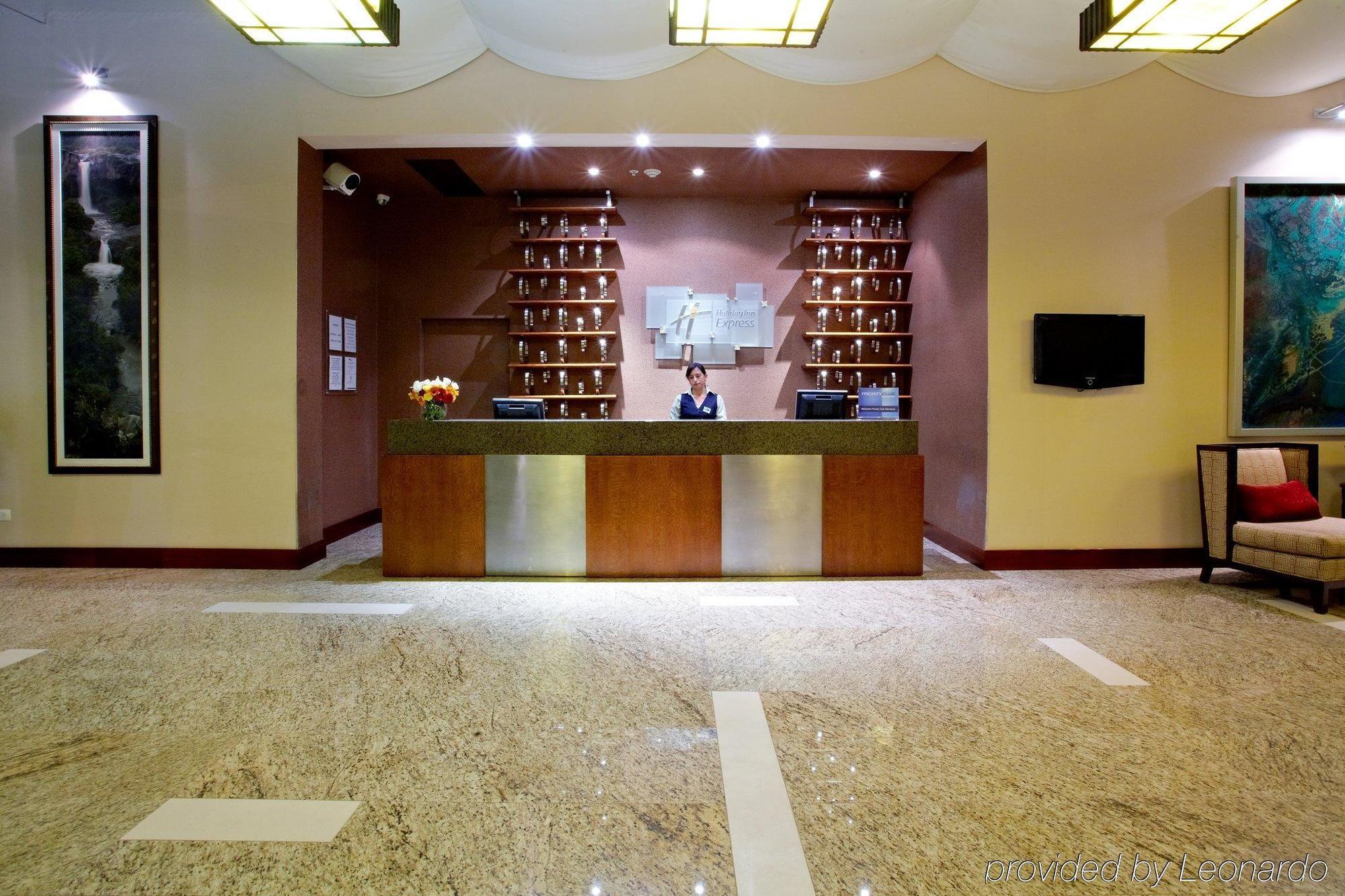 Holiday Inn Express Quito By Ihg מראה חיצוני תמונה