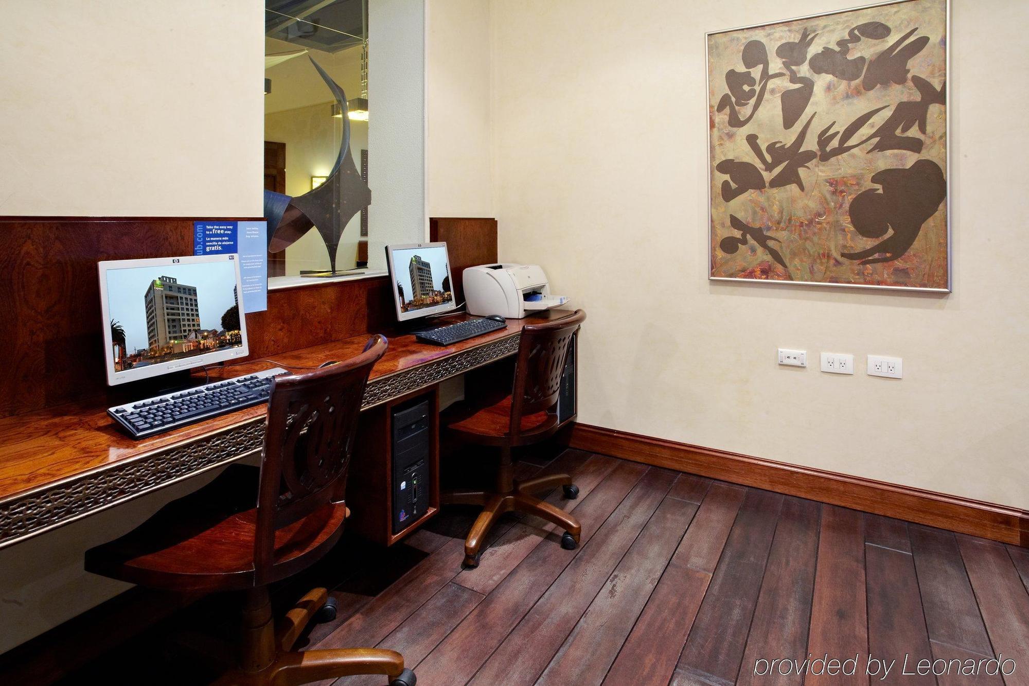 Holiday Inn Express Quito By Ihg מראה חיצוני תמונה