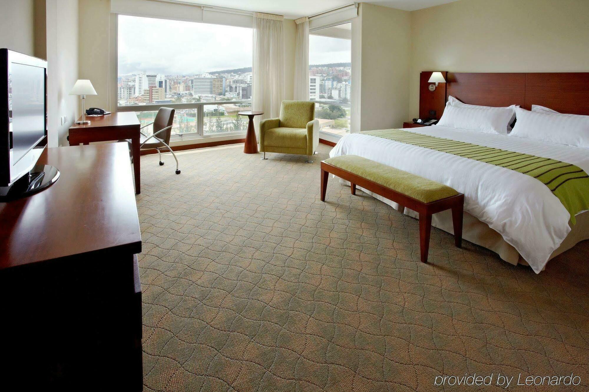 Holiday Inn Express Quito By Ihg מראה חיצוני תמונה