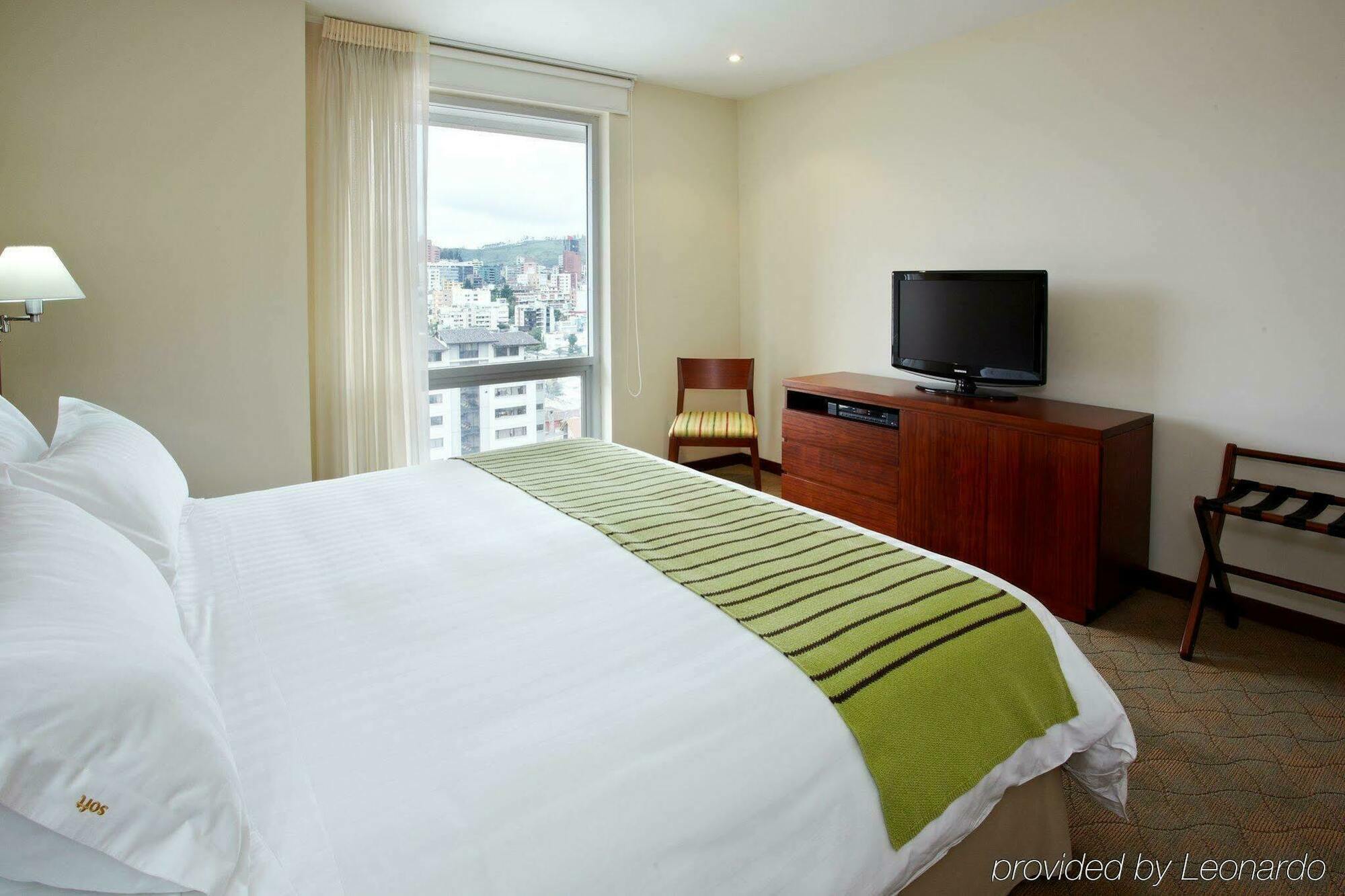 Holiday Inn Express Quito By Ihg מראה חיצוני תמונה