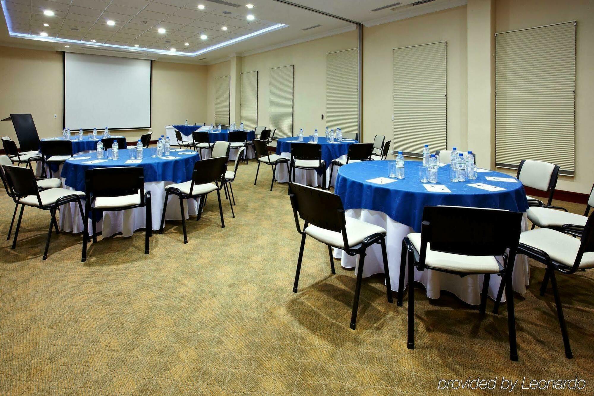 Holiday Inn Express Quito By Ihg מראה חיצוני תמונה