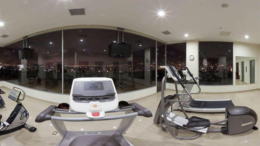 Holiday Inn Express Quito By Ihg מראה חיצוני תמונה